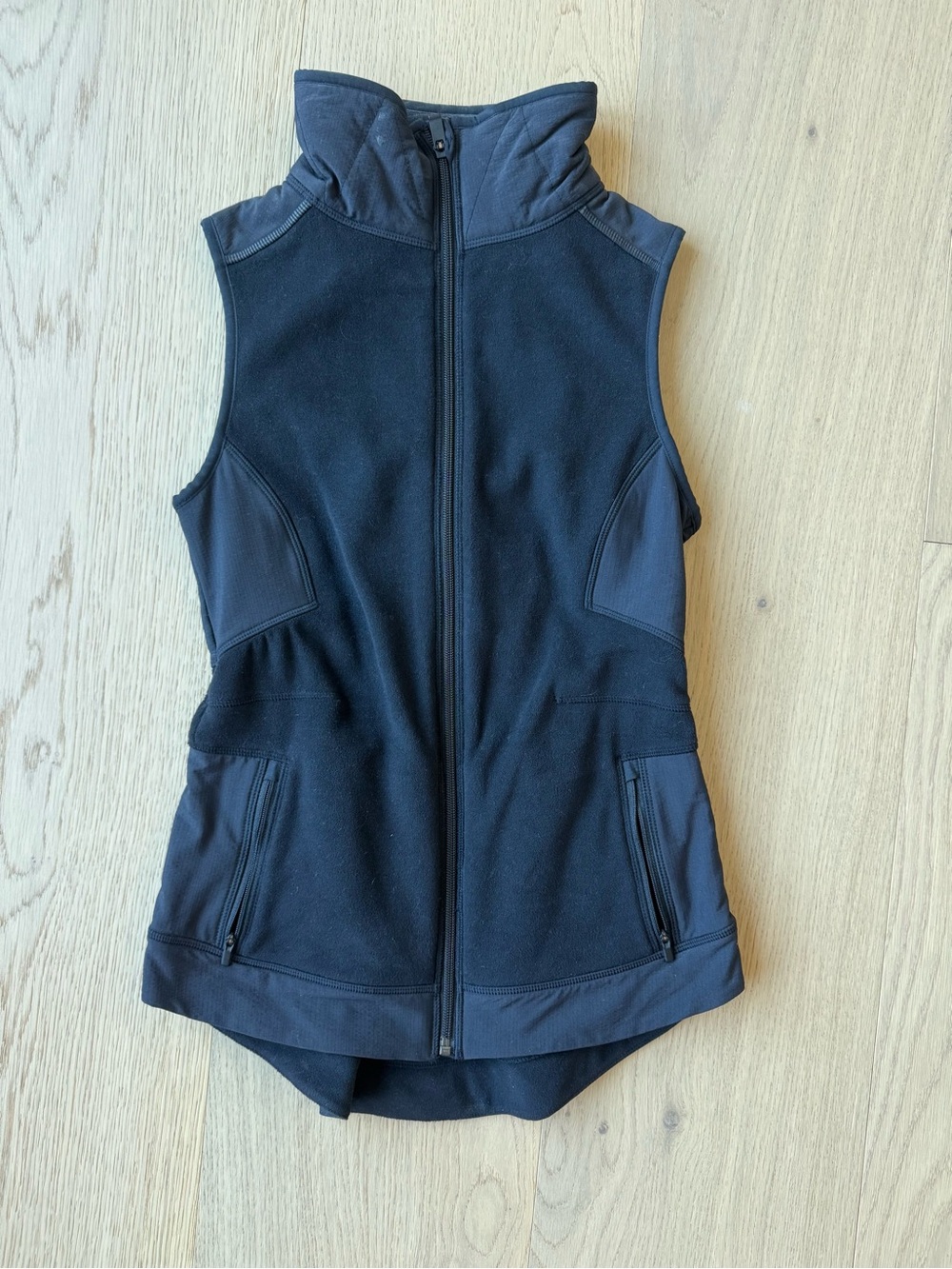 Athleta Vest Women’s XS Black Training Running Athleisure Pockets Full Zip